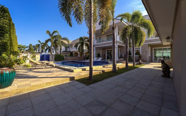 Luxurious 5-Bed Private Pool Villa - PV6