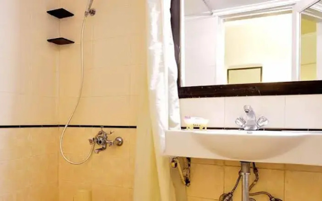 Avion Hotel