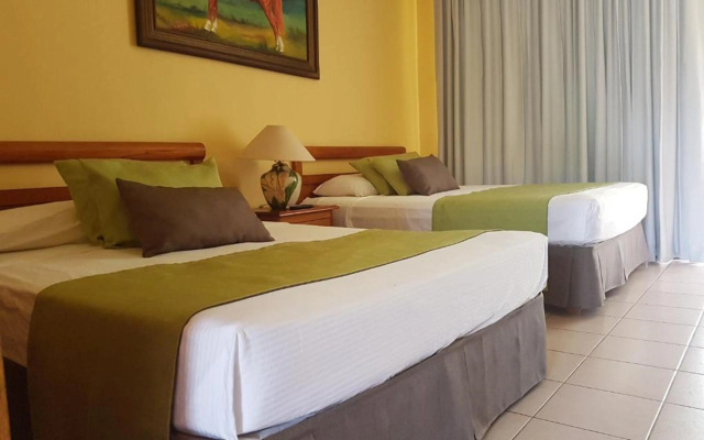 Hotel Amapola Resort