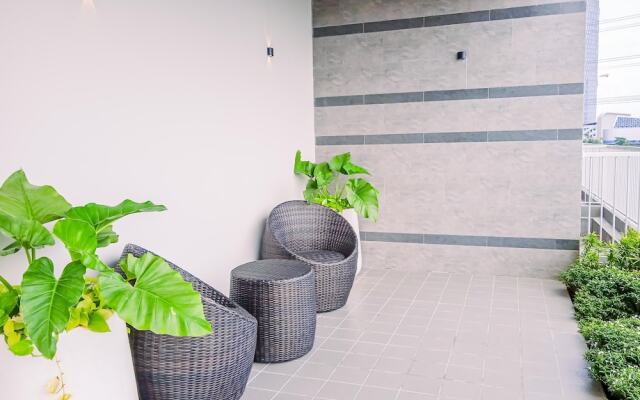 Modern Studio At Pacific Garden - Campus Town @Alam Sutera Apartment