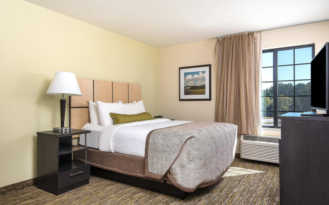 Candlewood Suites Bloomington by IHG