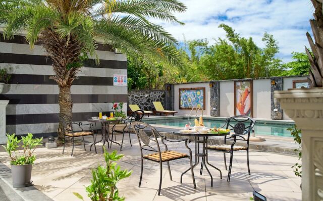 BurNas Beach & Apartments