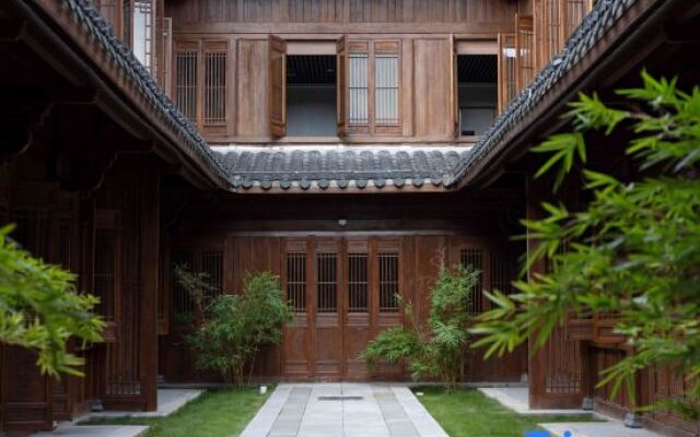 Tongren Zhongnanmen Ancient City·Fengyi Fanju