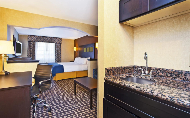 Holiday Inn Express Hotel & Suites Wabash by IHG