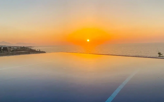 Ocean View Family Villa, Sleeps 2-10, Private Pool, Wifi, Internet Tv & Acs