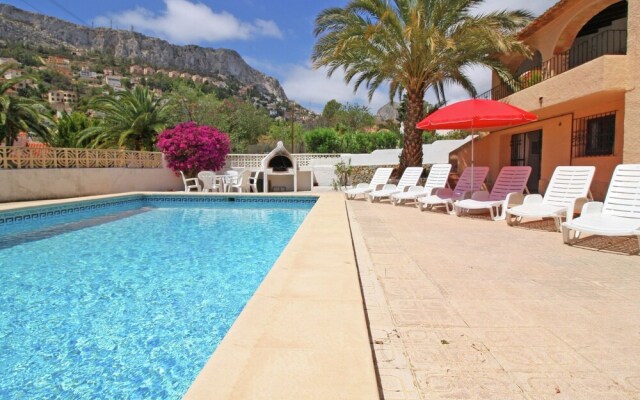 Detached Villa With Private Swimming Pool in Calpe Suitable for Families and Groups