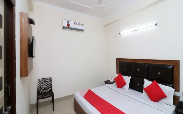 OYO 24958 Hotel Dayal