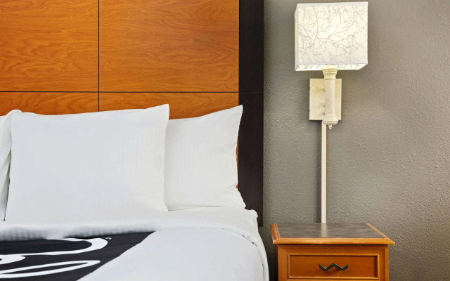 La Quinta Inn & Suites by Wyndham Macon