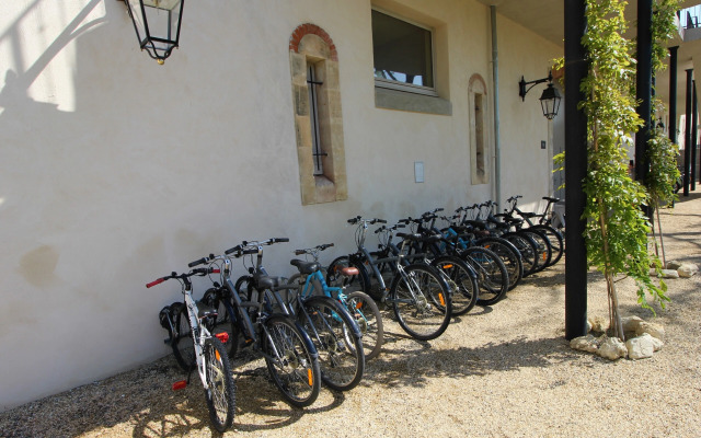 Château Saint Pierre de Serjac