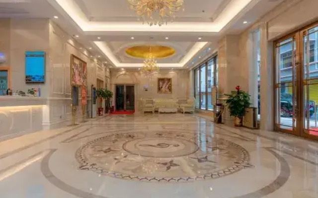 Vienna Hotel (Yizhou Sankeshu)