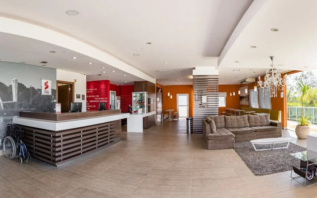 Super 8 Aeroporto Confins