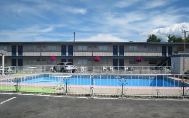 Coast Penticton Hotel