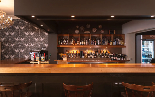 Hadley's Orient Hotel