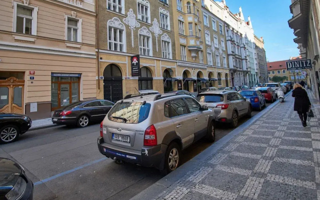 Presidential Apartment In The  Old Town Square