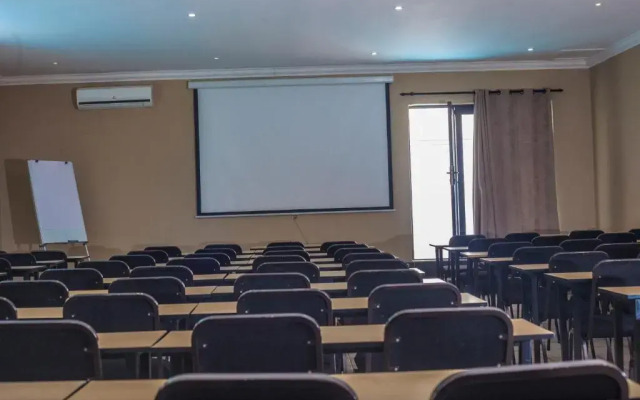 Coyotes Hotel and Conference Centre