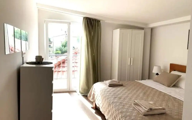 Lovely 1 Bedroom Apartment