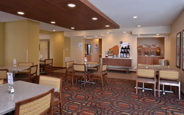 Holiday Inn Express Hotel & Suites Lonoke I-40 (Exit 175)