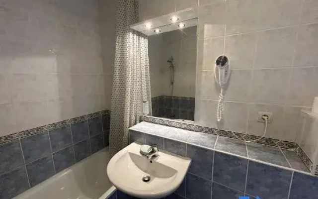 Sunnydaze Monaco beach apartment