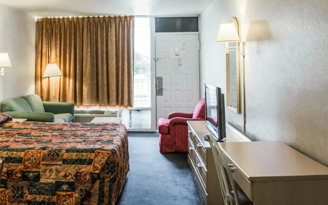 Rodeway Inn Clearwater - Largo