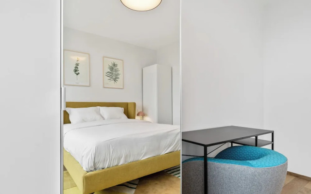 Stylish Luxurious Apt w Pool & Gym ID214