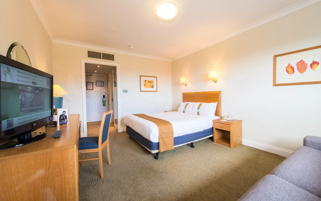 Holiday Inn Edinburgh by IHG