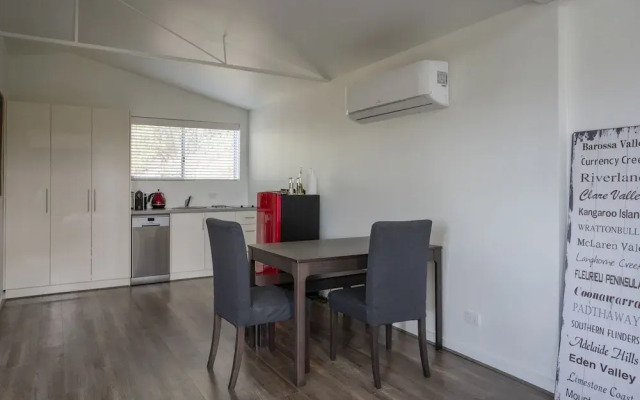 131 Your Vineyard Home in the heart of the Vale