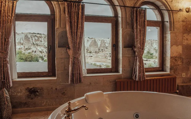 Sah Saray Cave Suites Halal Hotel