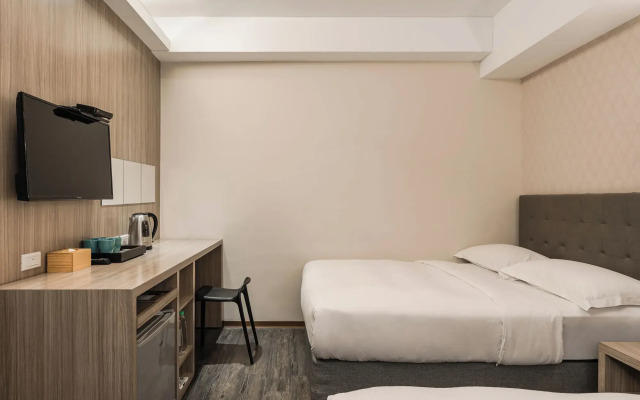 The Riverside Hotel International