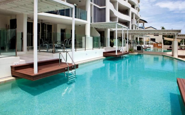 Waters Edge Apartment