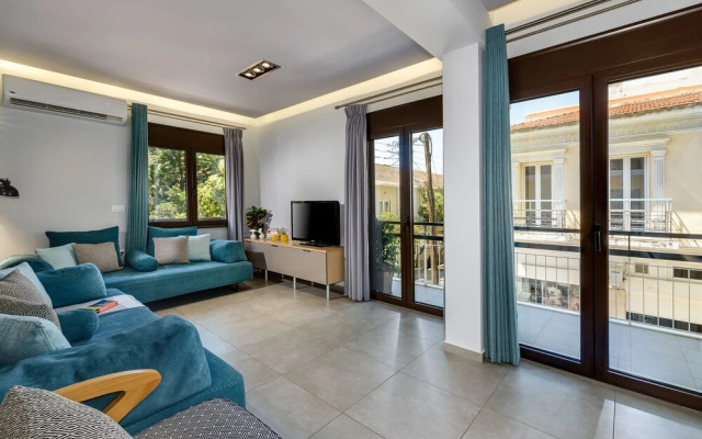 City Breeze Apartment