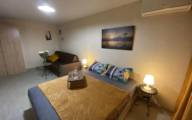 Apartments on Akademika Kargina 38k6