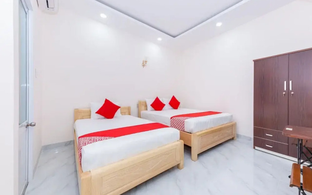 OYO 808 Hoang Lan