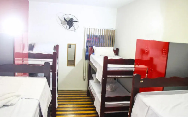 Boozer's Pub & Hostel