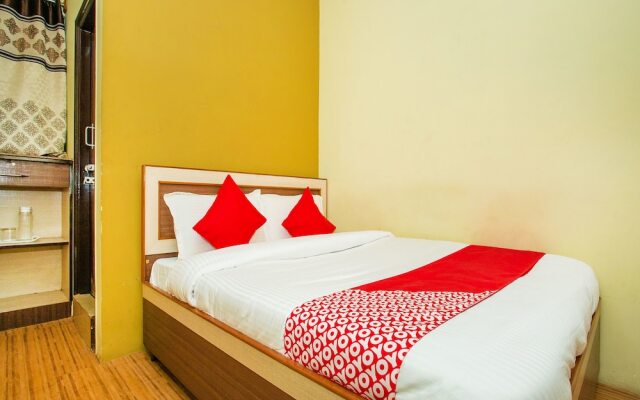 OYO 16937 Alankar Residency