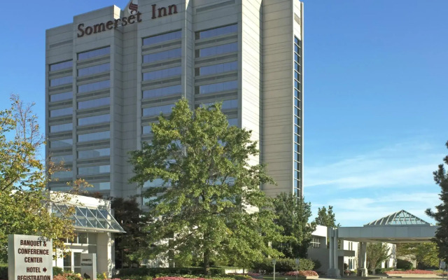 Somerset Inn