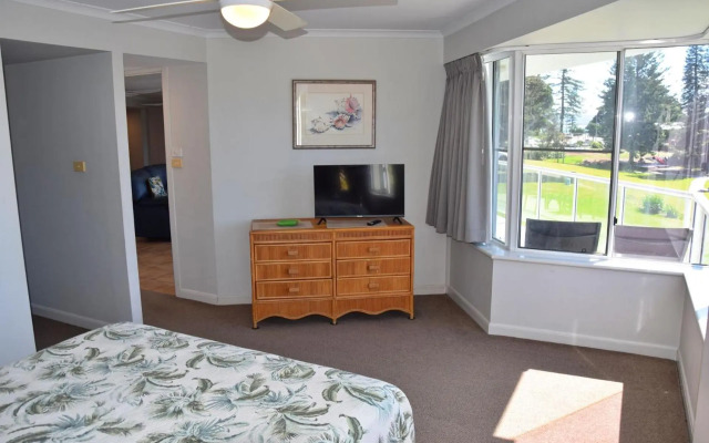 Ocean Shores Apartment 15