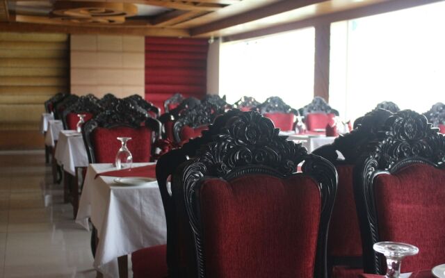 Grand Lake View Hotel