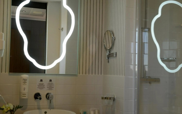 Best Western Premier CHC Airport