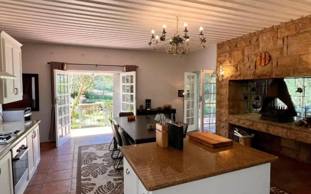 Elm Tree House - Dullstroom - holiday home