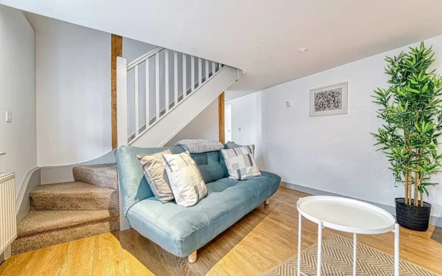 Host Stay Bridgepoint House
