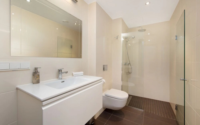 8ERA Business Executive Rotermanni Apts