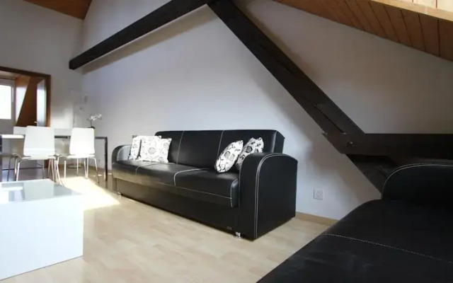 Central Apartment by Livingdowntown