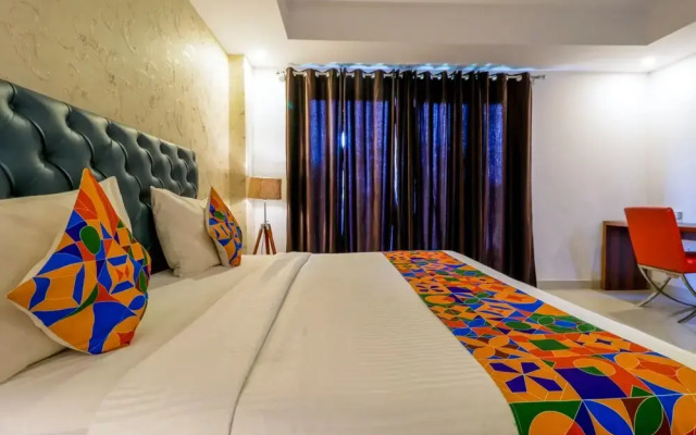 Tipsyy Inn Suites 007