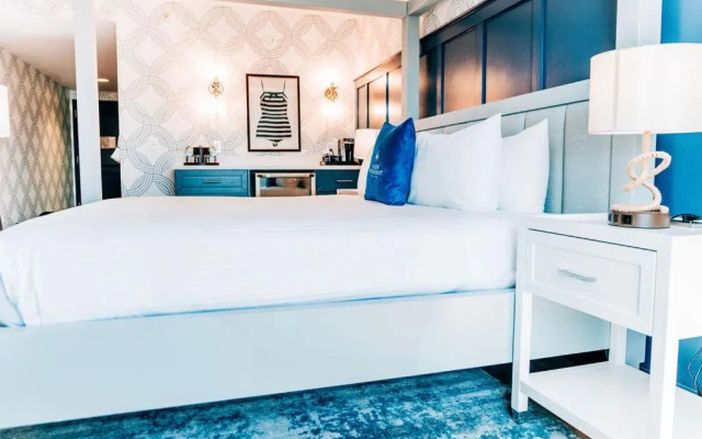 Salem Waterfront Hotel & Suites