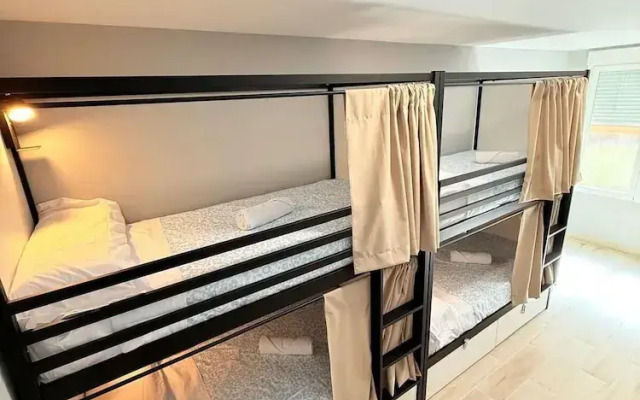 Hostel Vam Torrejon