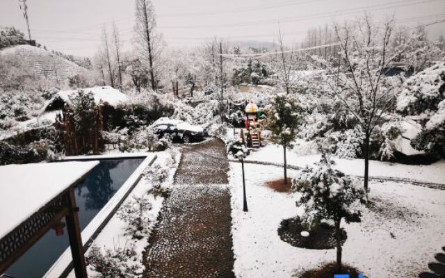 Yazhu Boutique Hostel