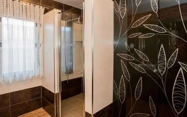 Serene Holiday Home in Padul With Swimming Pool