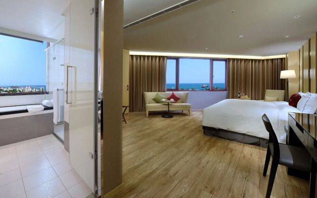 Shiny Ocean Hotel