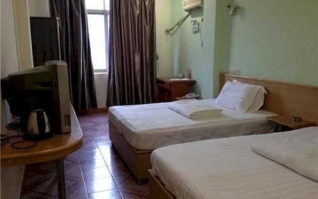 Qingyuan Yingdeqiaofeng Hotel