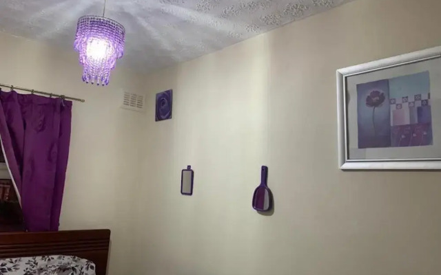 Busybee - Guest House- Self service